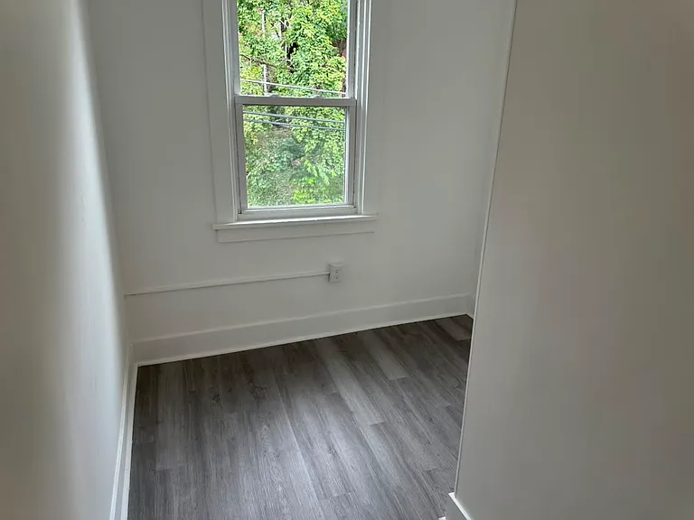 1367 Marlboro Ave — Photo 10
