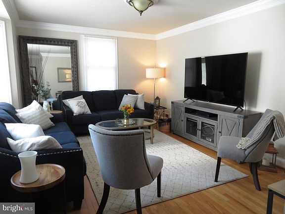 3rd image of 4006 Woodland Dr