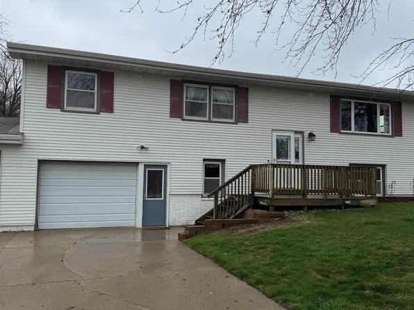 1495 Center St, Manning, IA 51455