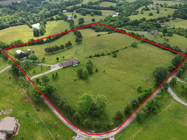 690 Whites Rd, Perryville, KY 40468