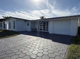 8636 Beekman Dr, Hollywood, FL 33025