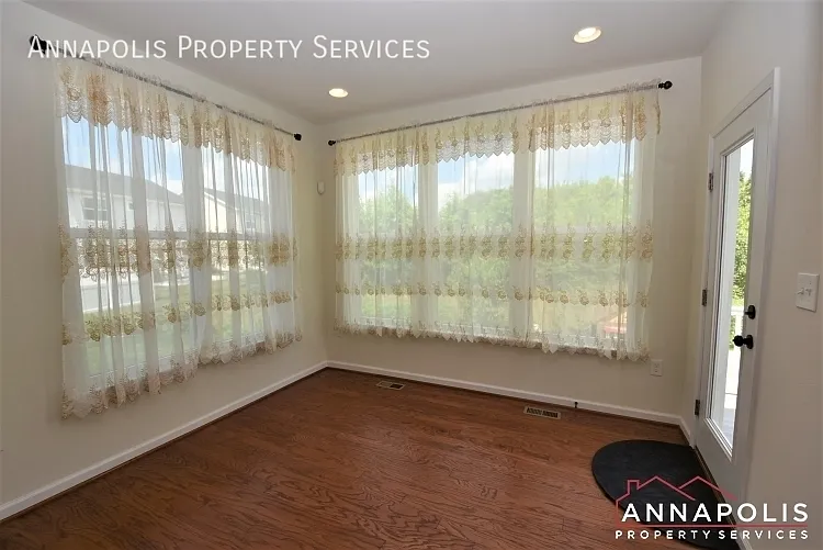 7946 Monrovia Dr — Photo 7