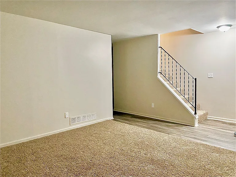2144 Washtenaw Ave — Photo 9