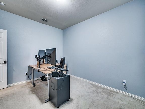 5th image of 2823 Quail Hollow Dr