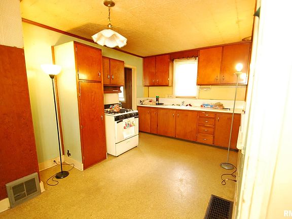 4th image of 5817 S Jefferson St