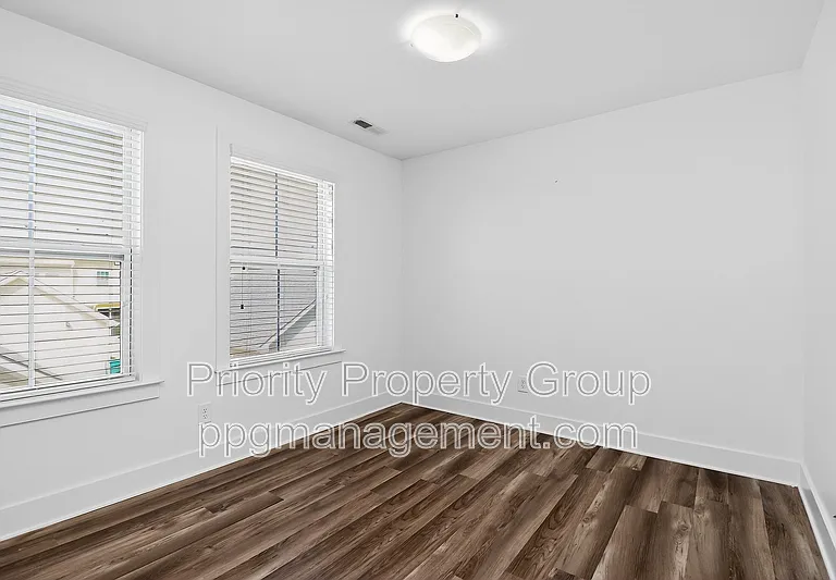 1614 Pat Garrett St — Photo 13