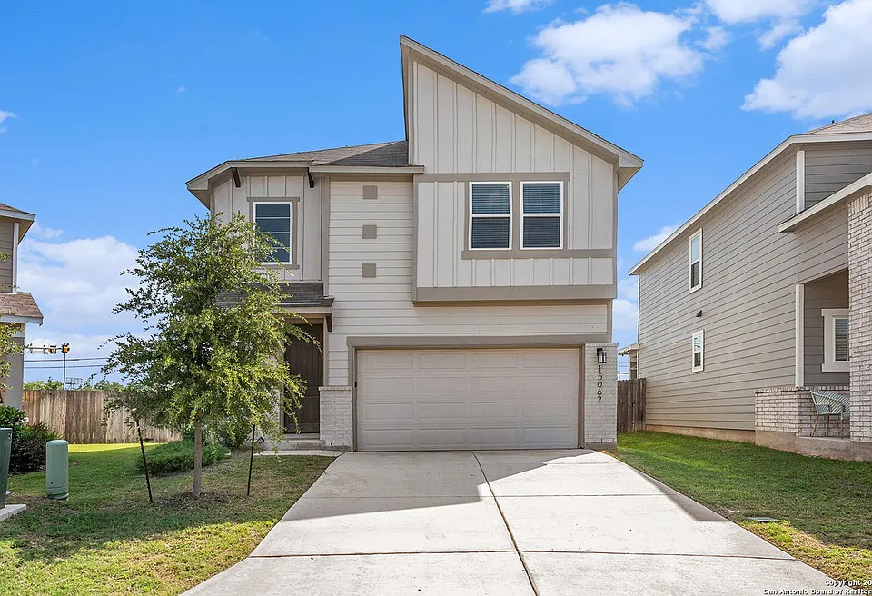 15062 Palm Desert Ct