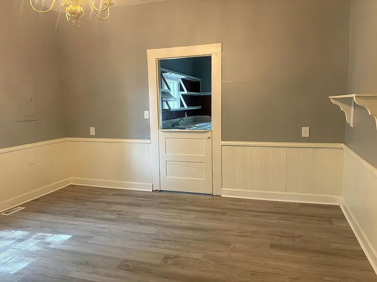 211 E Edinborough Ave — Photo 12