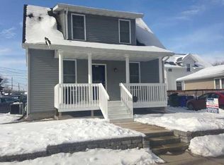 806 4th St SW, Cedar Rapids, IA 52404