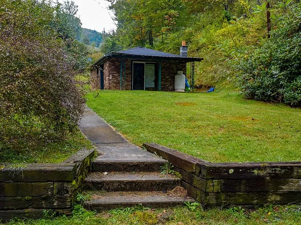 2865 Chandler Creek Rd, Mars Hill, NC 28754