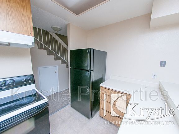 5th image of 165 Oddstad Dr APT 18
