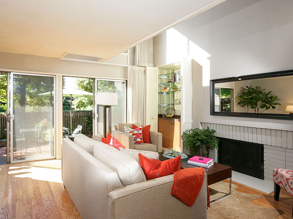 1st image of 27 Sulgrave Ln