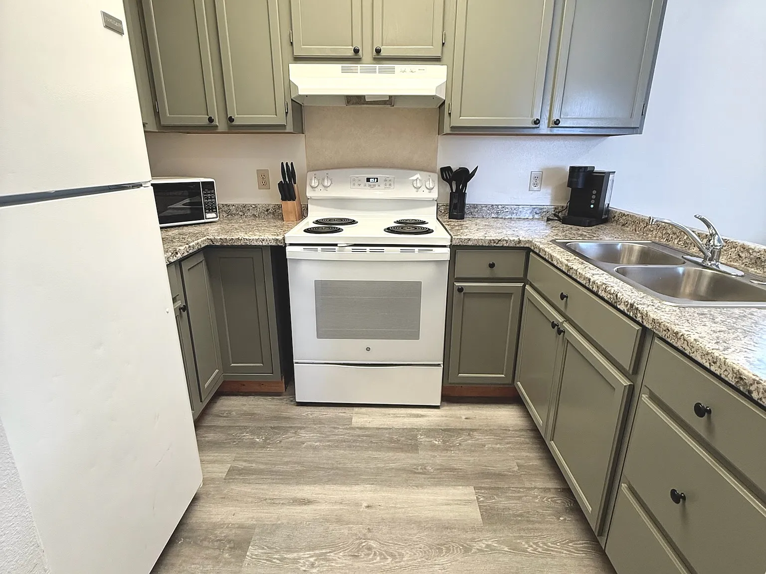 1512 Lake Elmo Dr — Photo 4