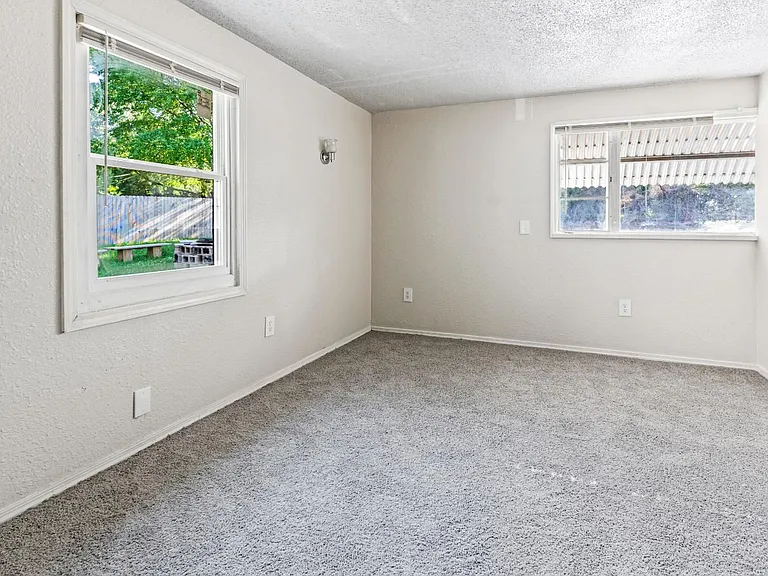 5400 Michigan Ave — Photo 5