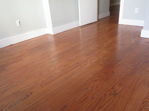 4th image of 219 Manhattan Ave APT 4