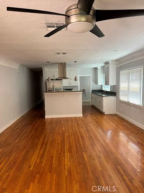 2 bed, 2080 sqft, $3,250 — Photo 4