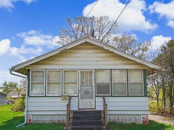 1424 Douglas Ave, Des Moines, IA 50313
