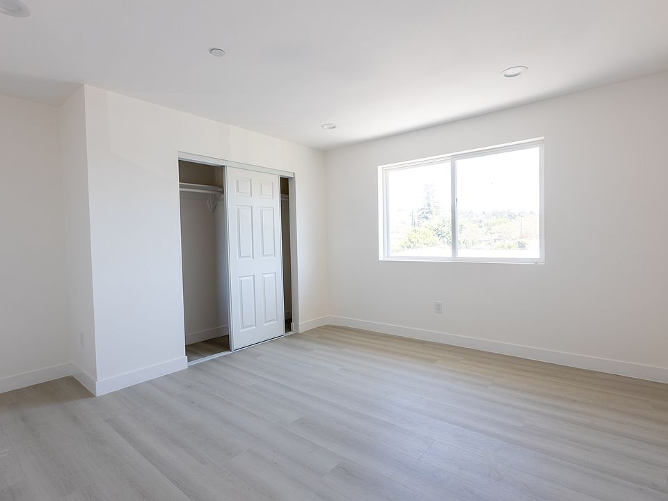 1st image of 363 Meadow Ln #E