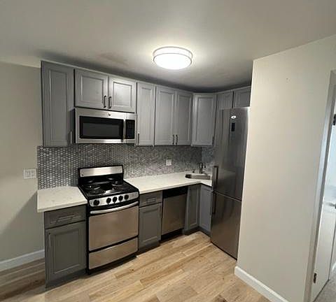 3rd image of 1490 Chestnut St APT 8