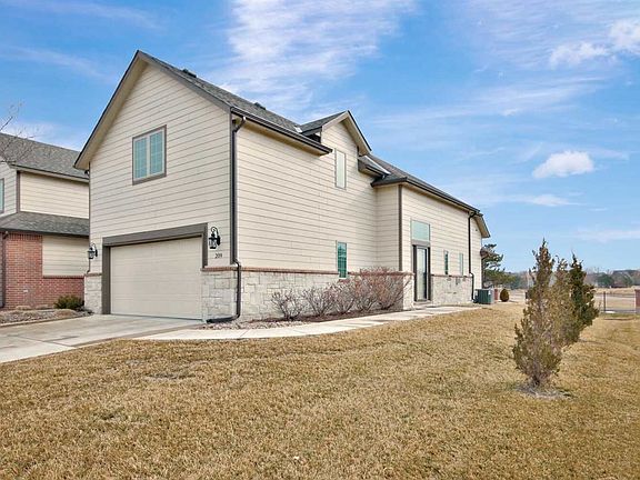 2nd image of 818 McCloud Cir #209