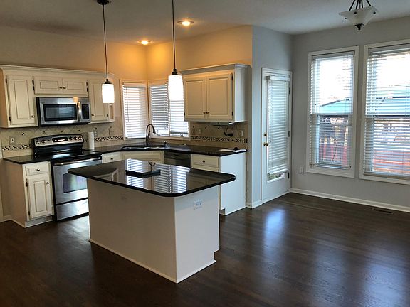 5th image of 12755 Woodward St