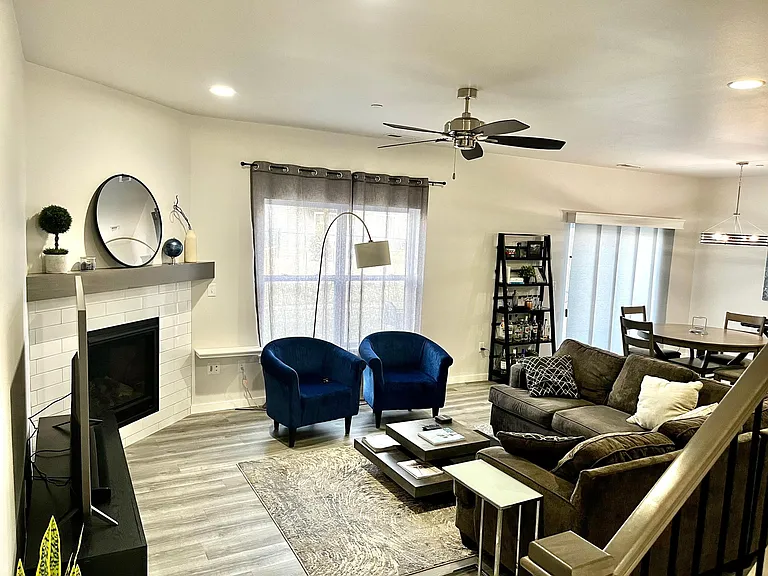 2212 Eversull Ln — Photo 2