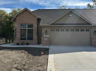 1679 Rivers Edge Ct, Adrian, MI 49221