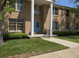 275 Maywood St APT 10, Marysville, MI