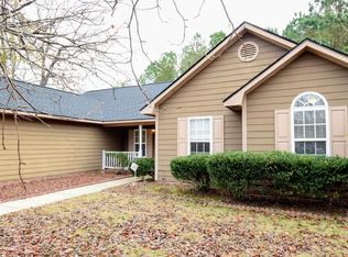 468 Northwoods Dr, Raeford, NC 28376
