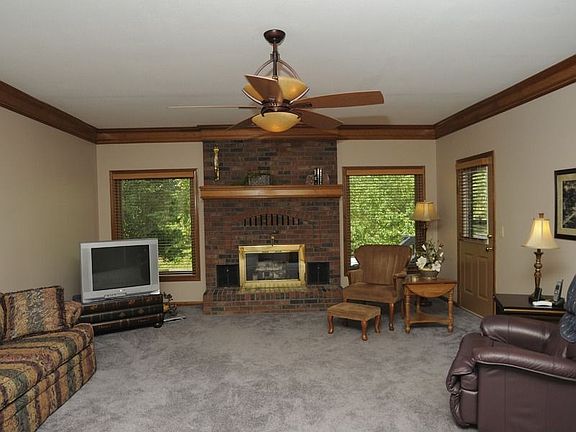 4th image of 2361 NW Summerfield Dr