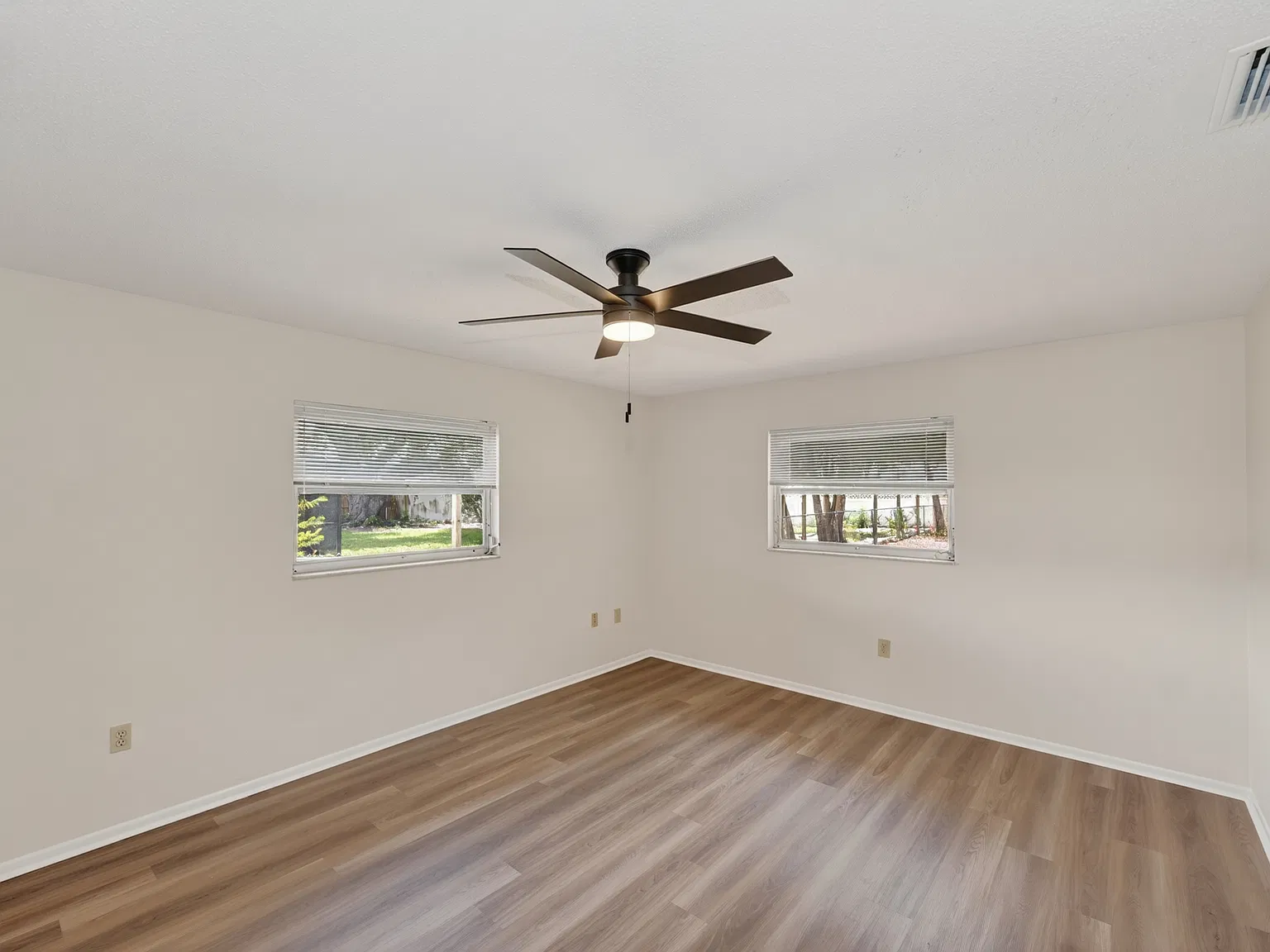 3 bed, 1807 sqft, $2,500 — Photo 2
