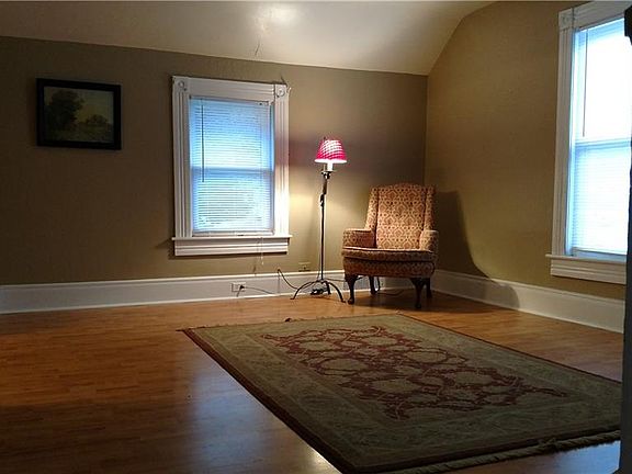 3rd image of 1522 Campbell St #A