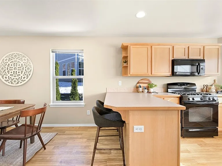4160 Deemer Rd #202 — Photo 5