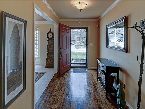 2nd image of 6512 Widmer Rd