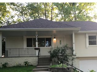 7008 Pine Dr, La Vista, NE 68128
