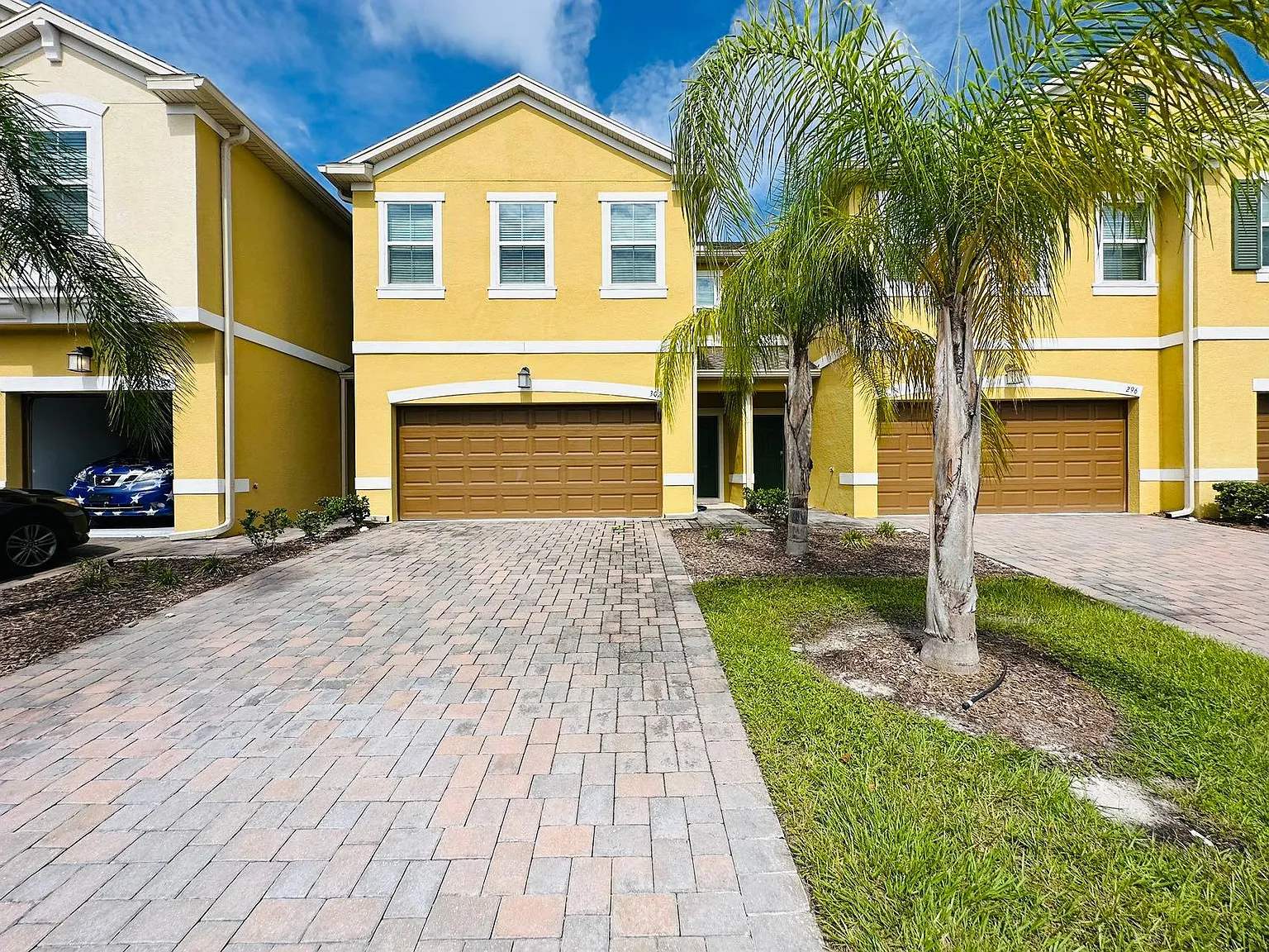 3 bed, 2.5 bath, 1942 sqft, $2,500 — Photo 1