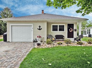 7 Dominica Dr, Toms River, NJ 08757