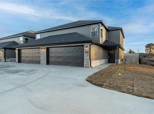 507 Arkansas St, Gentry, AR 72734