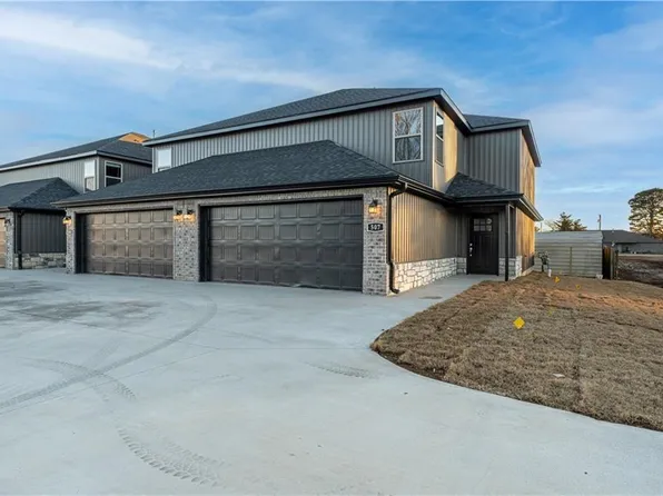 507 Arkansas St, Gentry, AR 72734
