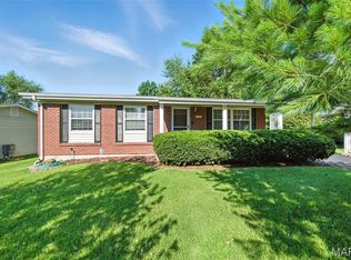 2816 Glenway Dr, Maryland Heights, MO 63043