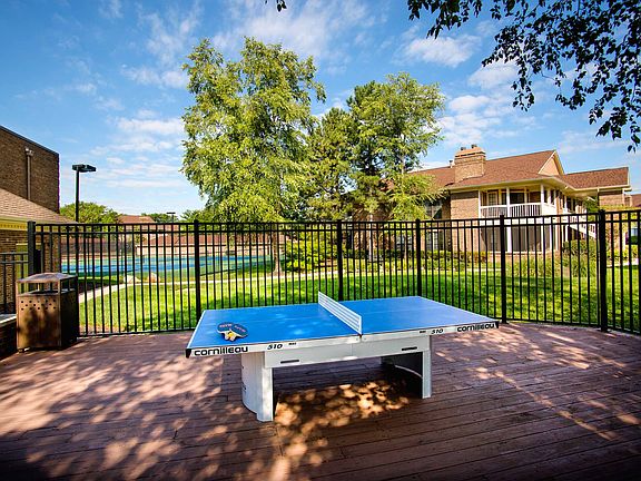 Outdoor ping pong table