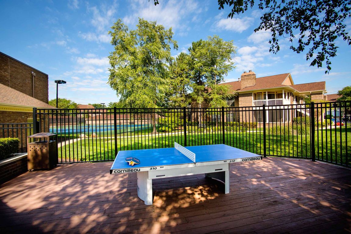 Outdoor ping pong table