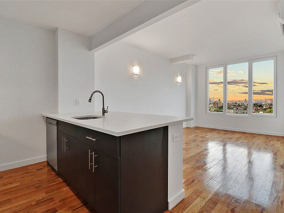 1st image of 15 Somers St #4D