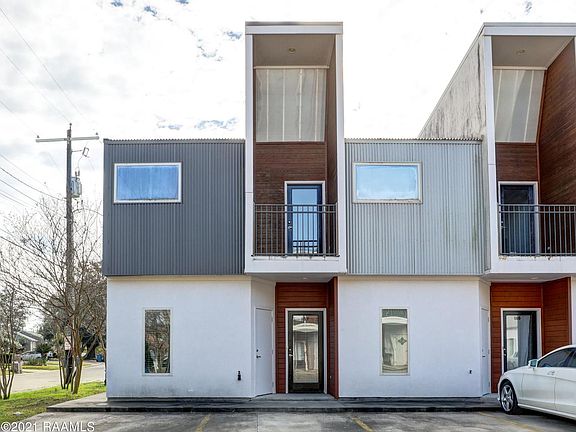 2nd image of 113 Bayou St #109