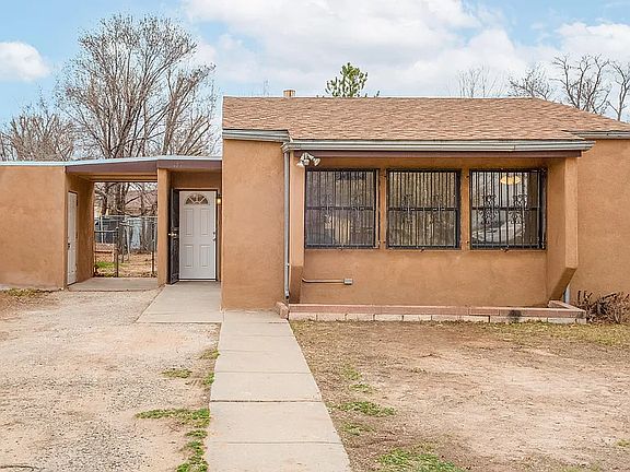 2nd image of 157 Sunset Pl SW