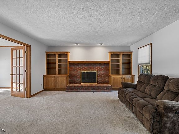 5th image of 1613 Hastings Cir NW