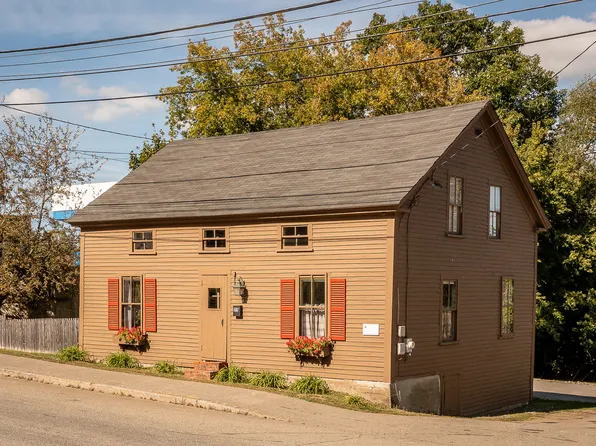 25 Bond Street, Augusta, ME 04330