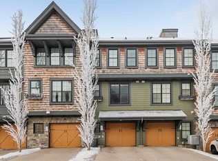 111 Ascot Poin SW, Calgary, AB T3H 0W9