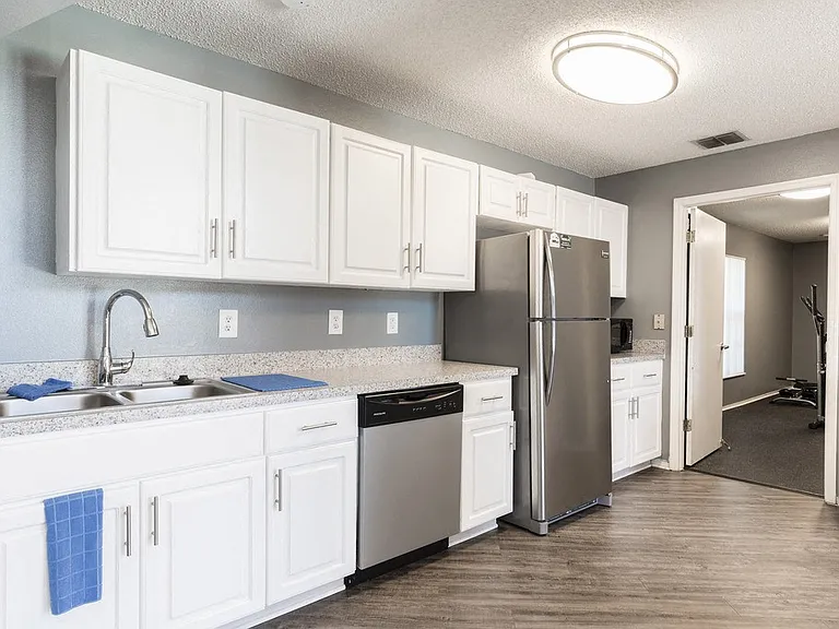 Pasco Woods Apartments — Photo 39