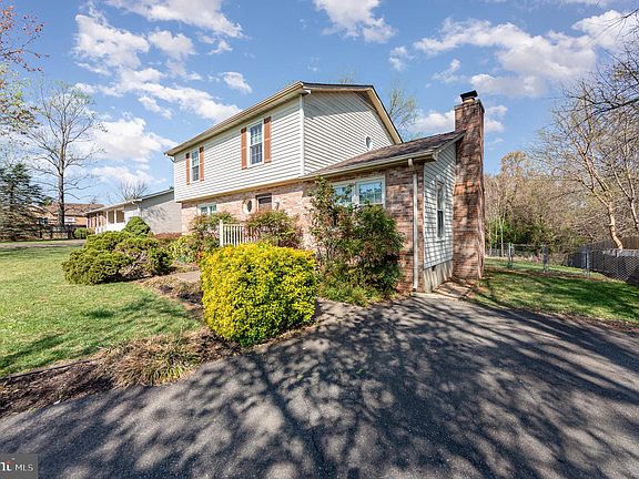 2nd image of 3912 Norris Dr